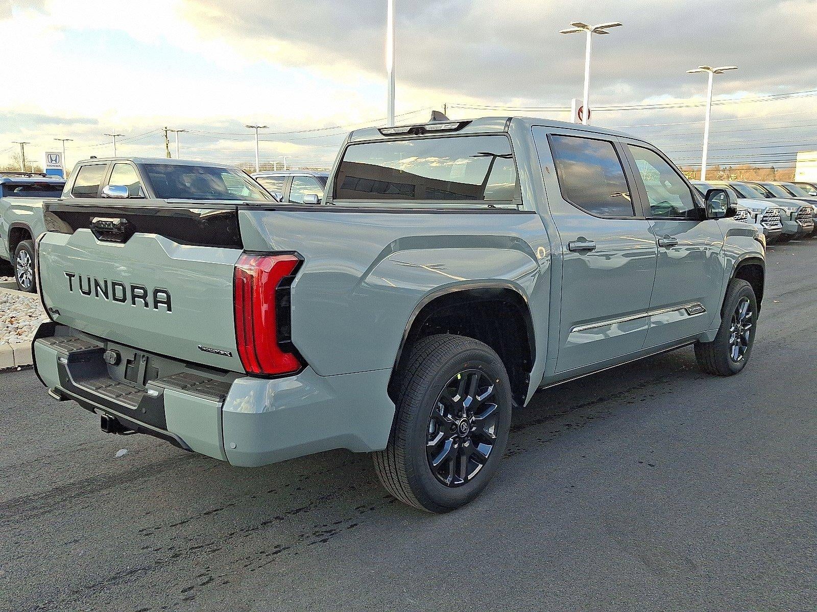 2026 Toyota Tundra 4WD 4WD Platinum Hybrid CrewMax 5.5' Bed (Natl)