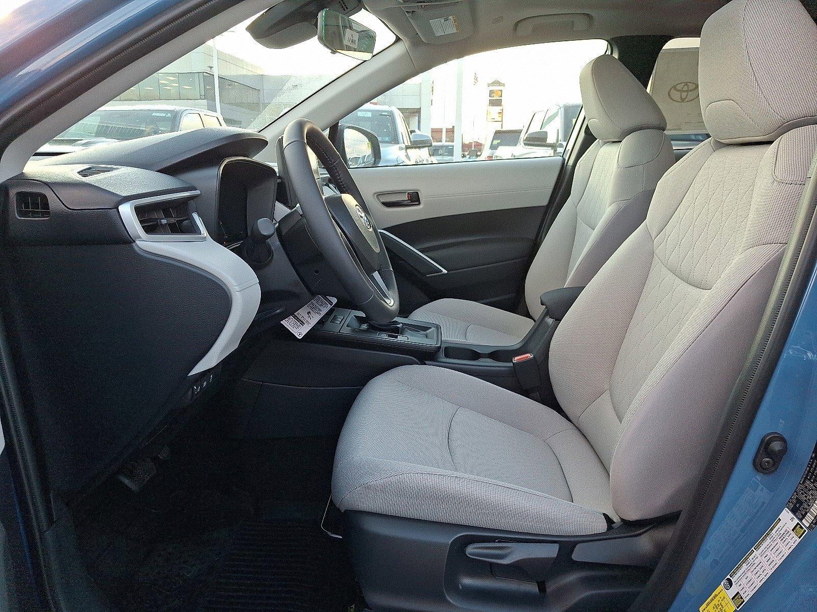 2026 Toyota Corolla Cross LE 4WD (Natl)