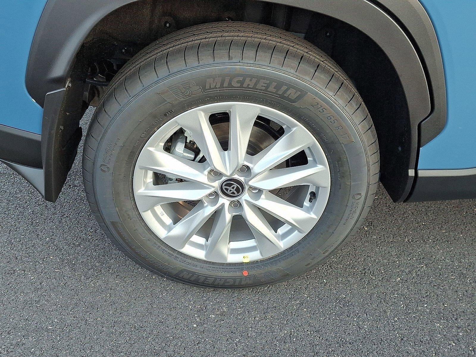 2026 Toyota Corolla Cross LE 4WD (Natl)