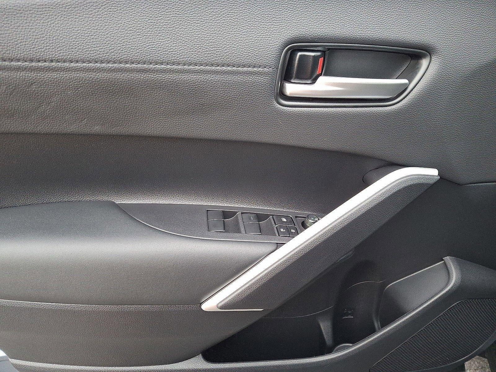 2025 Toyota Corolla Cross XLE 4WD (Natl)