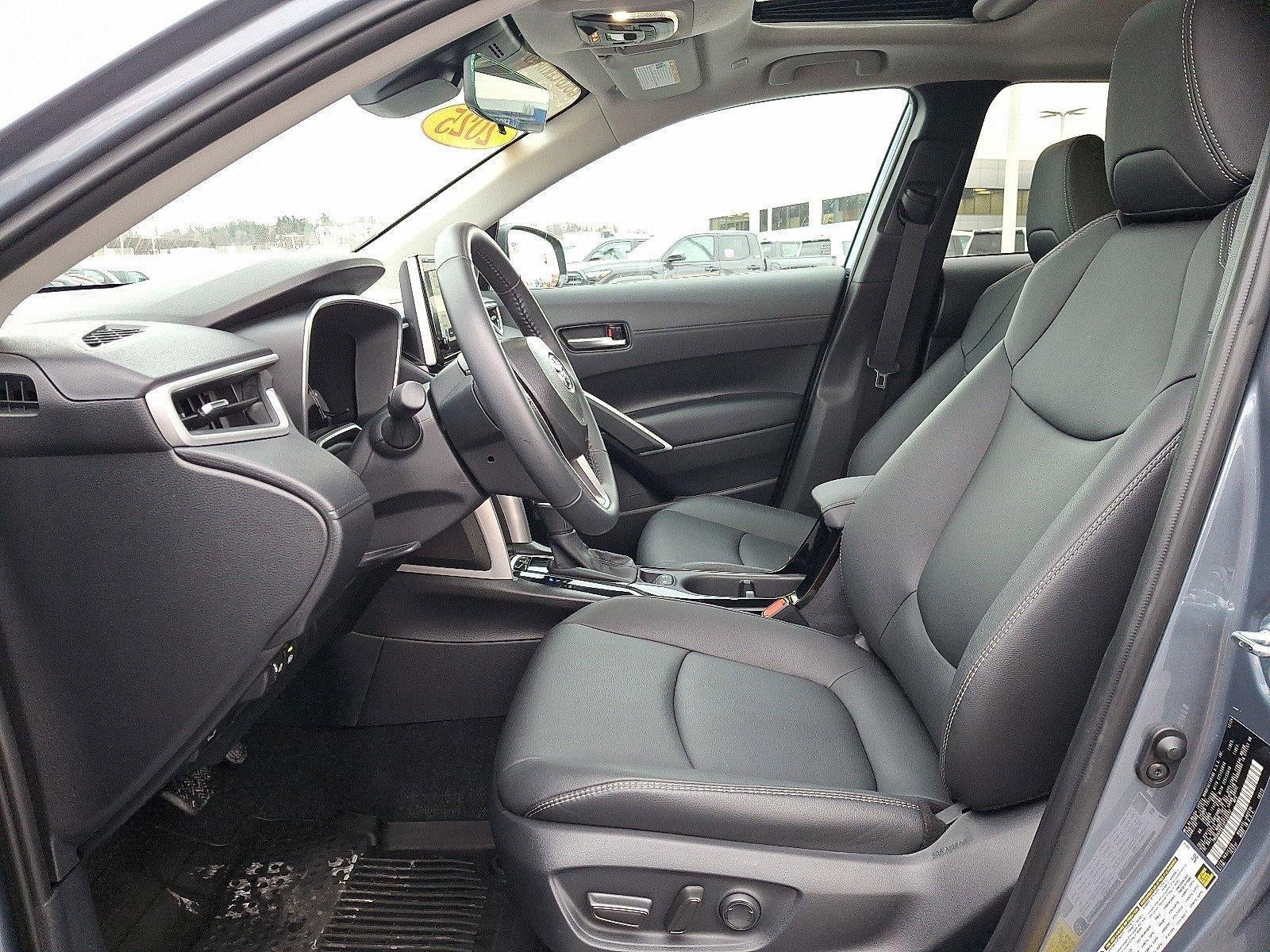 2025 Toyota Corolla Cross XLE 4WD (Natl)