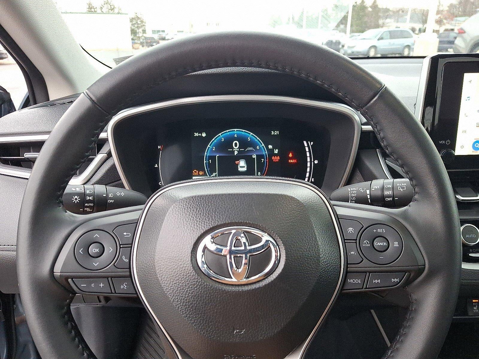 2025 Toyota Corolla Cross XLE 4WD (Natl)