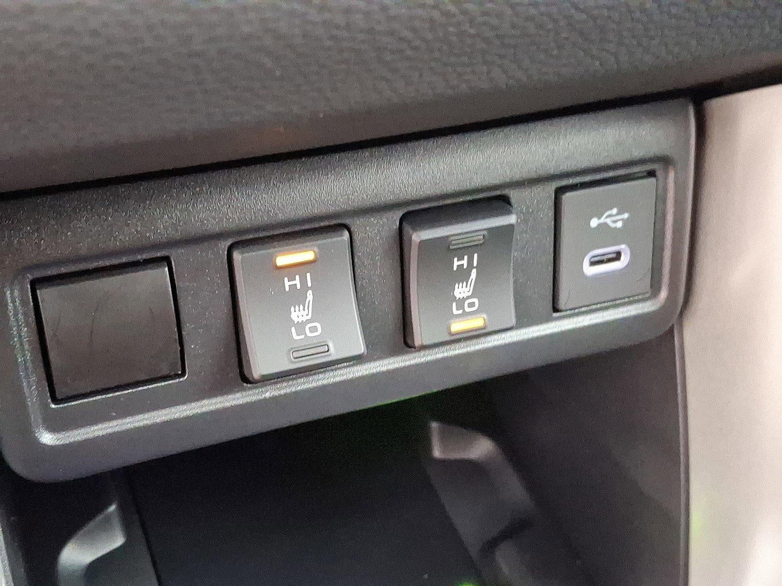 2025 Toyota Corolla Cross XLE 4WD (Natl)