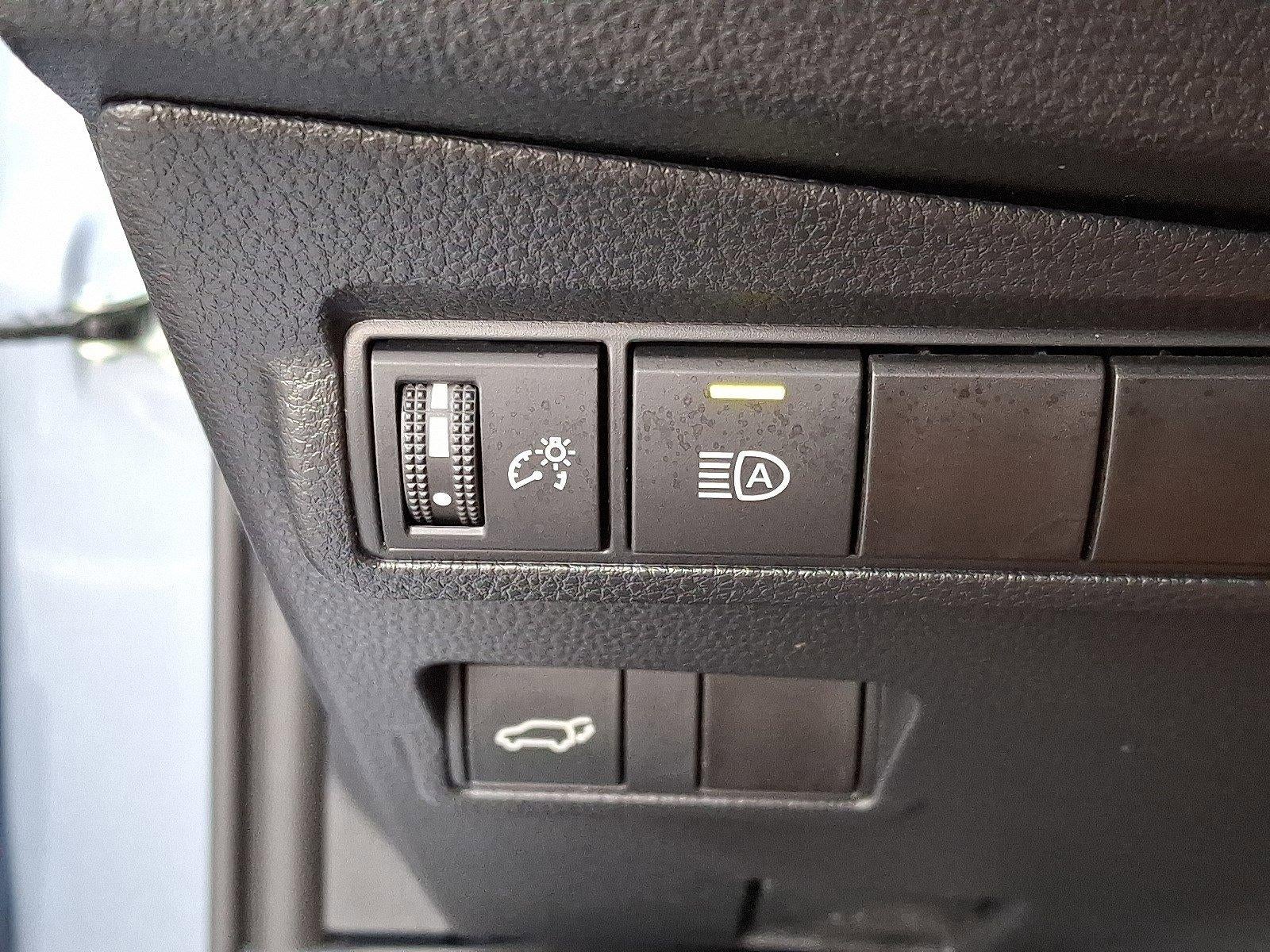 2025 Toyota Corolla Cross XLE 4WD (Natl)