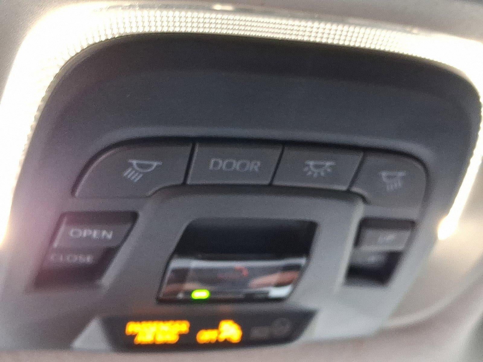 2025 Toyota Corolla Cross XLE 4WD (Natl)