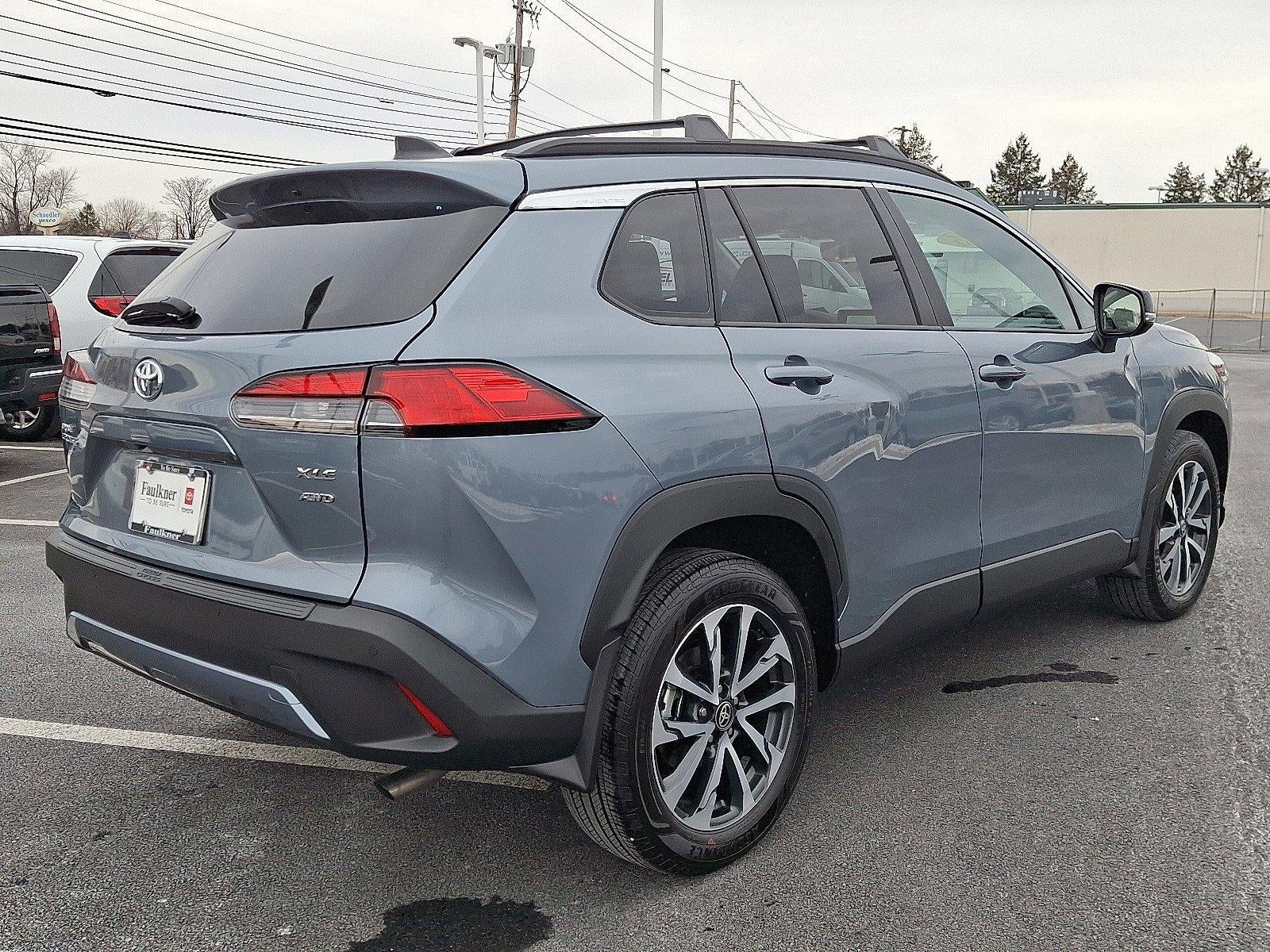 2025 Toyota Corolla Cross XLE 4WD (Natl)