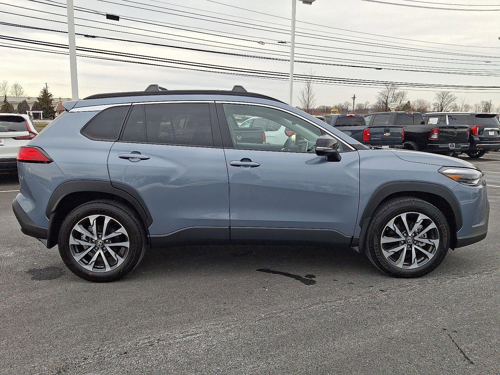 2025 Toyota Corolla Cross XLE 4WD (Natl)