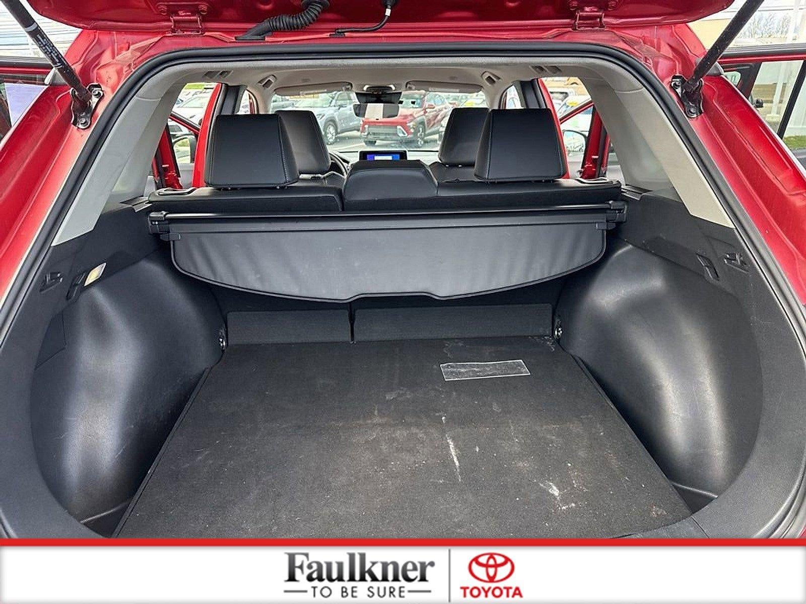 2025 Toyota Corolla Cross XLE 4WD (Natl)