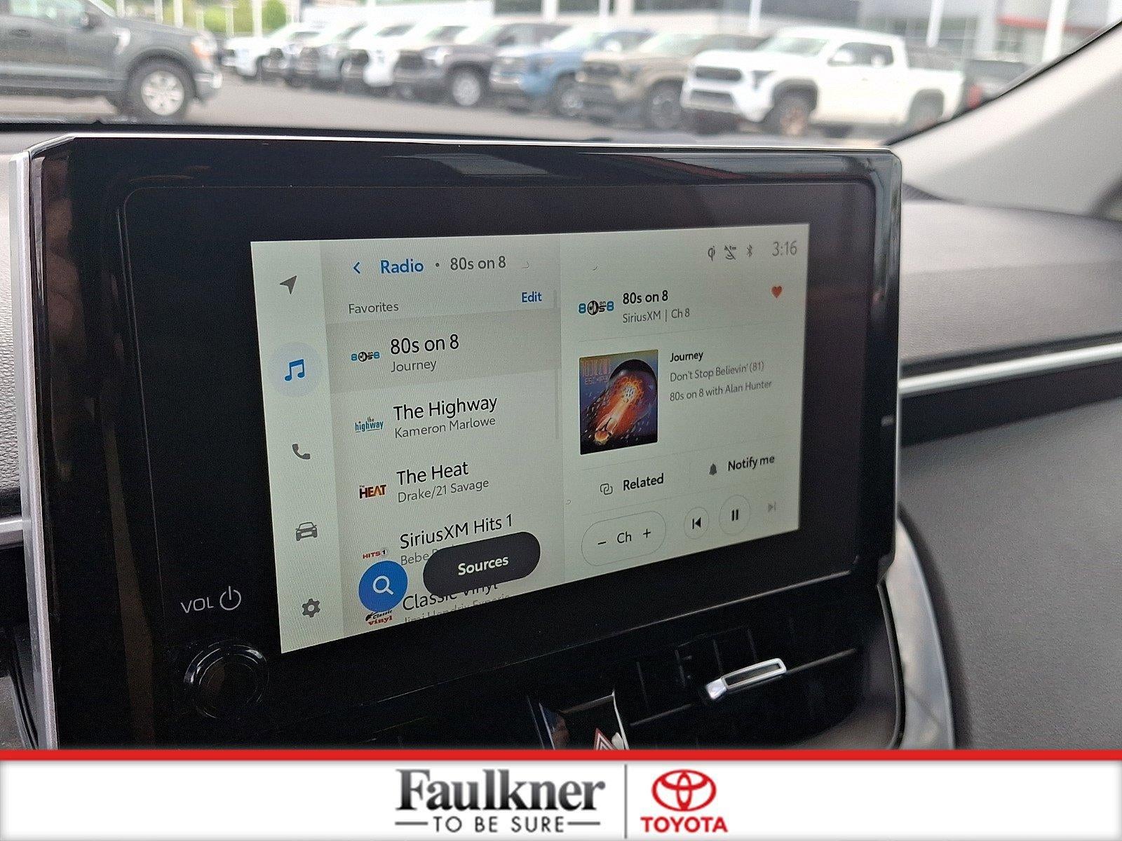 2025 Toyota Corolla Cross XLE 4WD (Natl)