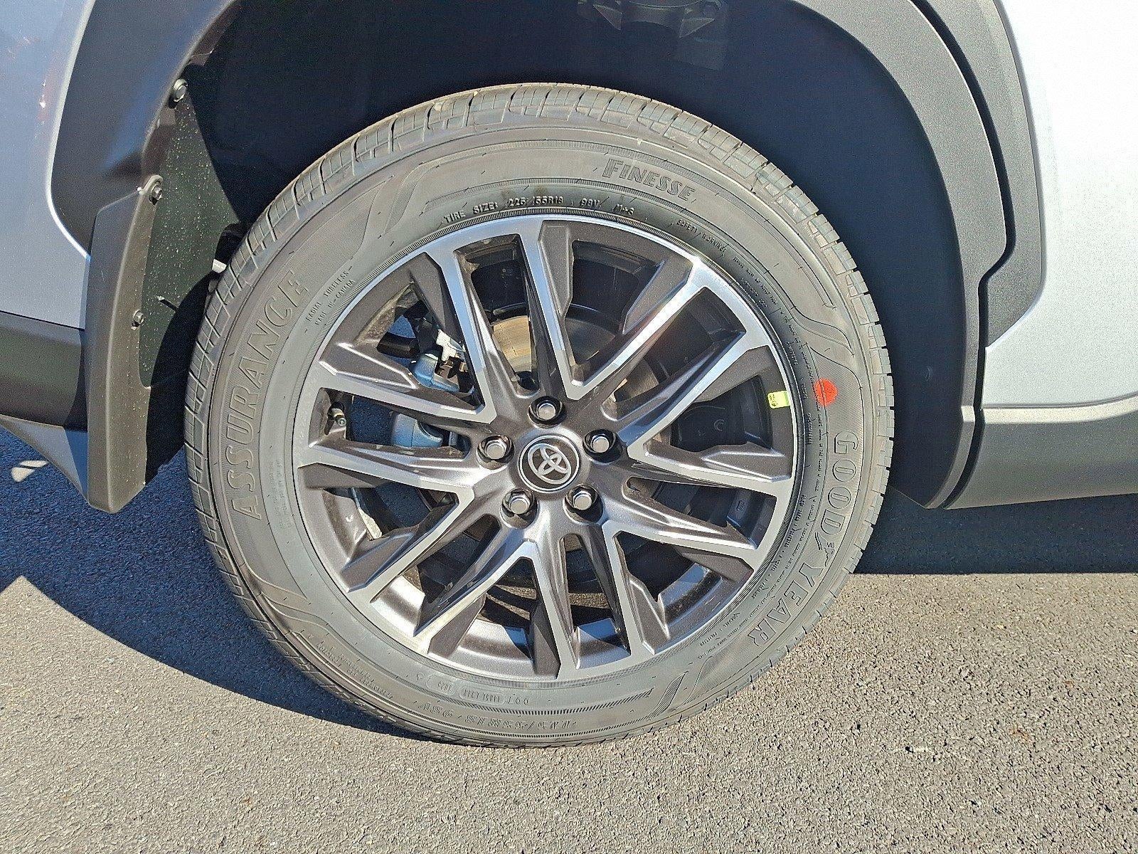 2026 Toyota Corolla Cross XLE 4WD (Natl)