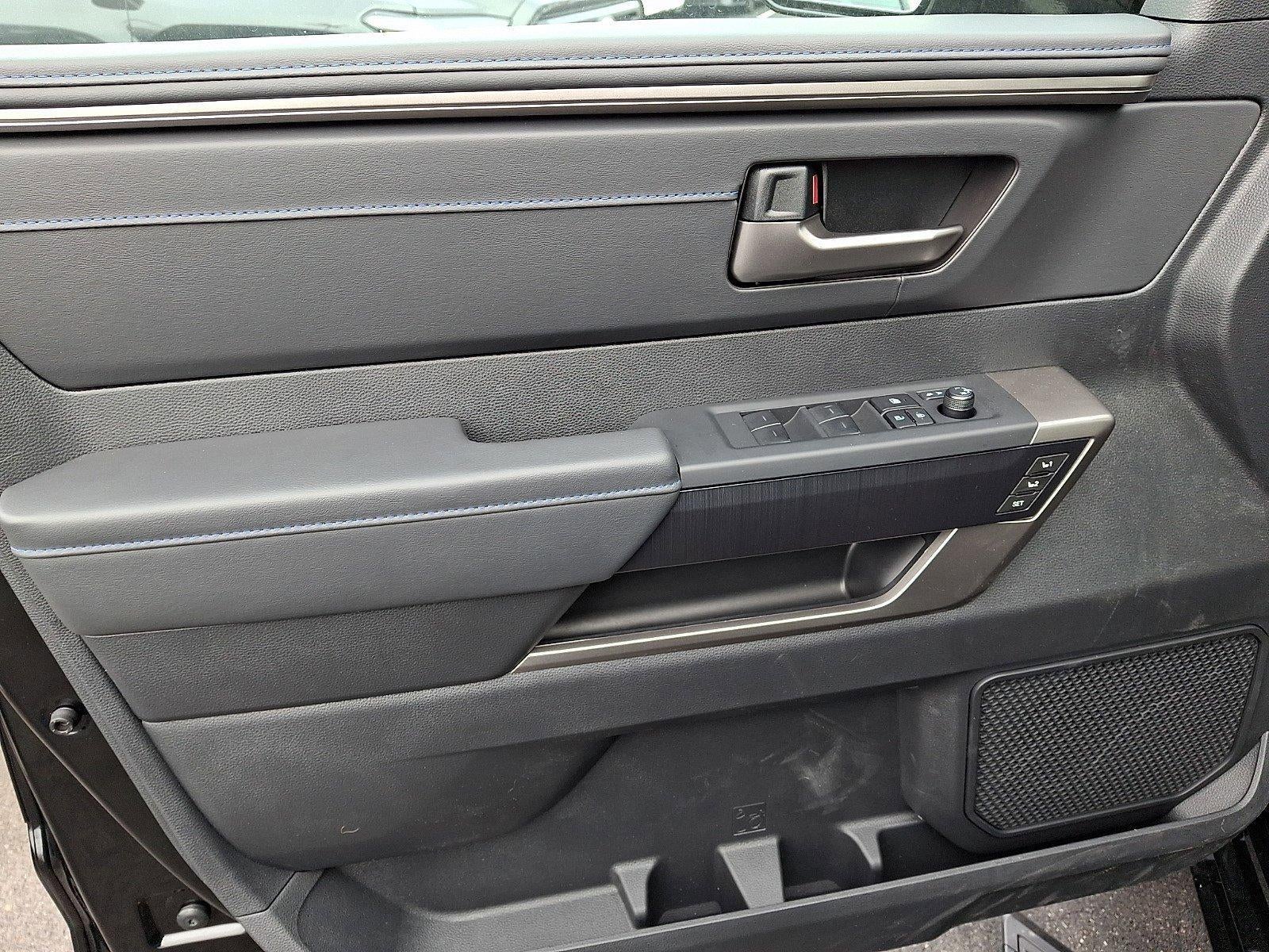 2026 Toyota Sequoia Platinum 4WD (Natl)