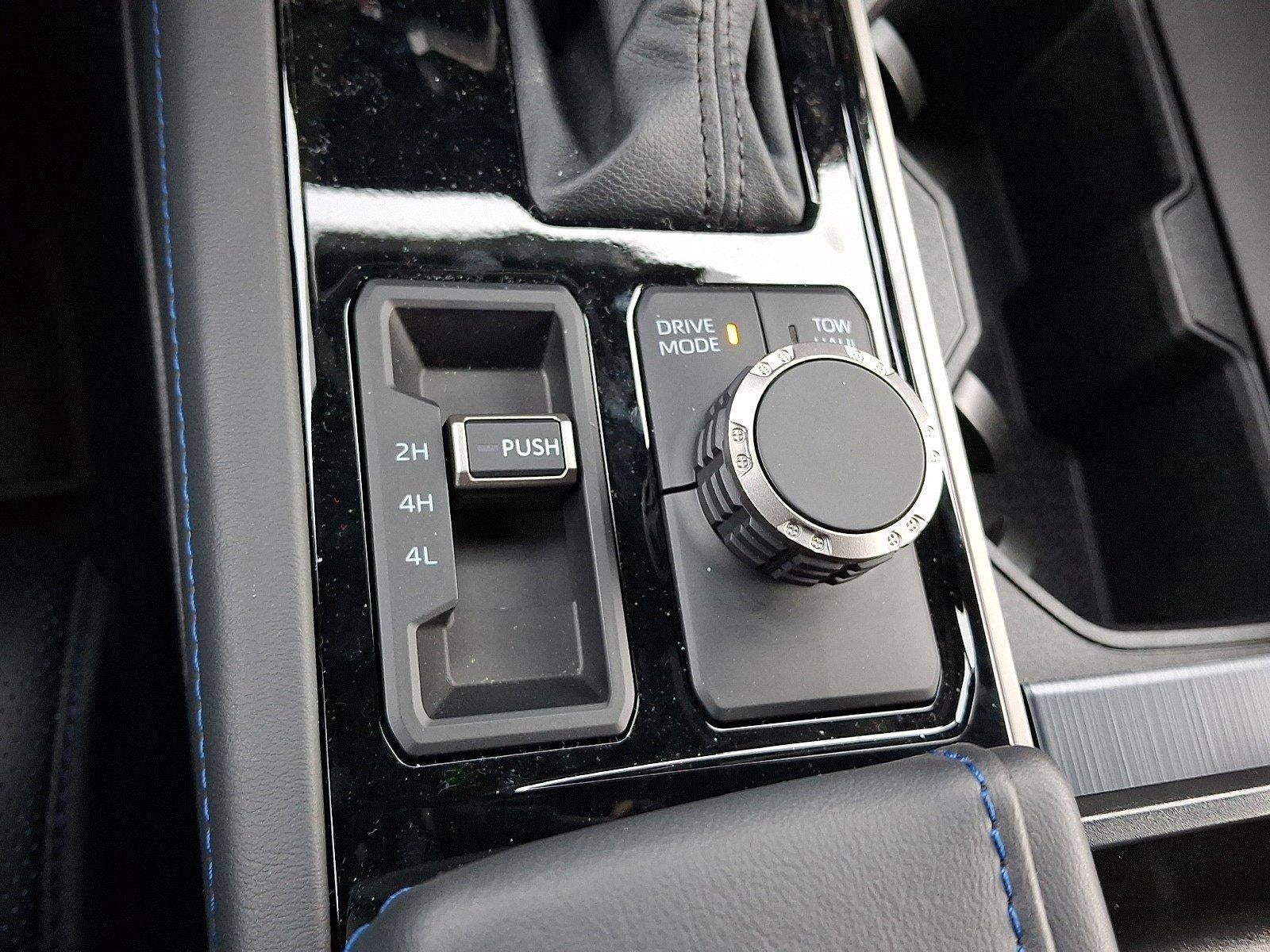 2026 Toyota Sequoia Platinum 4WD (Natl)