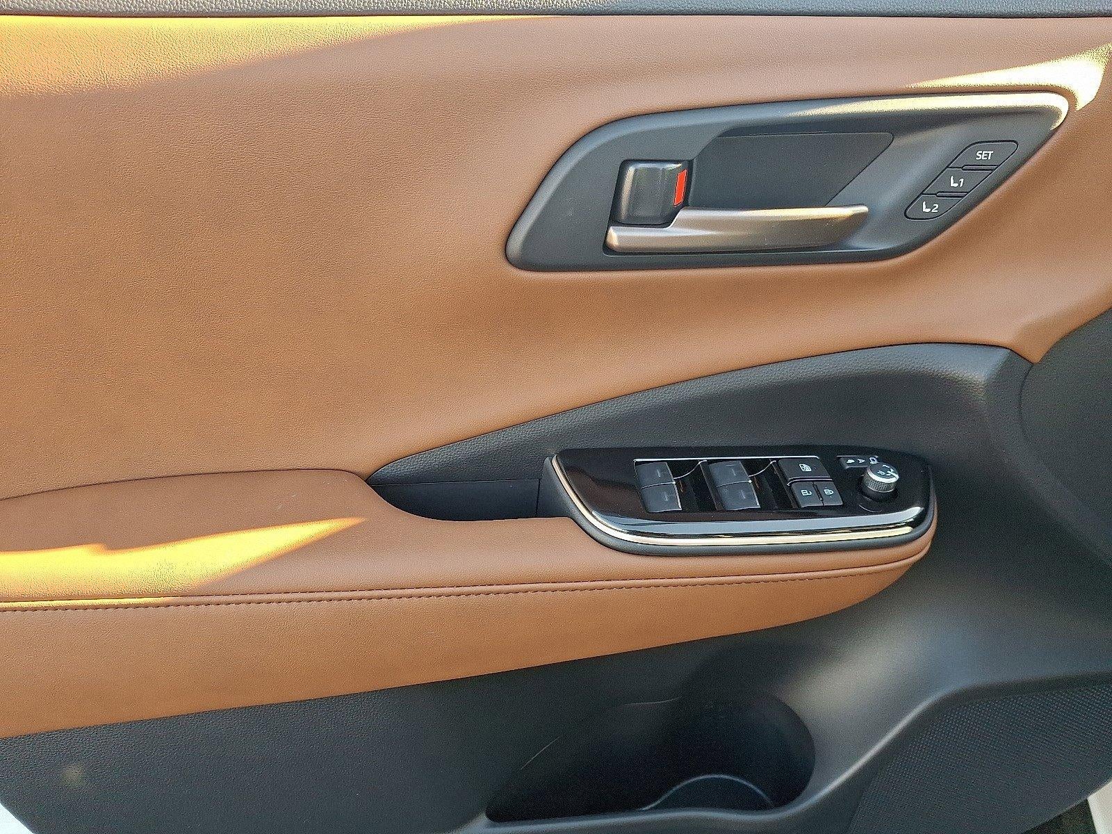 2026 Toyota Crown Limited AWD (Natl)