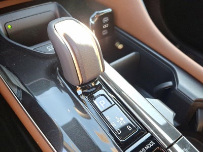 2026 Toyota Crown Limited AWD (Natl)