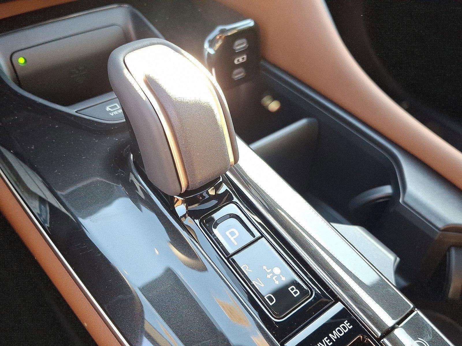 2026 Toyota Crown Limited AWD (Natl)