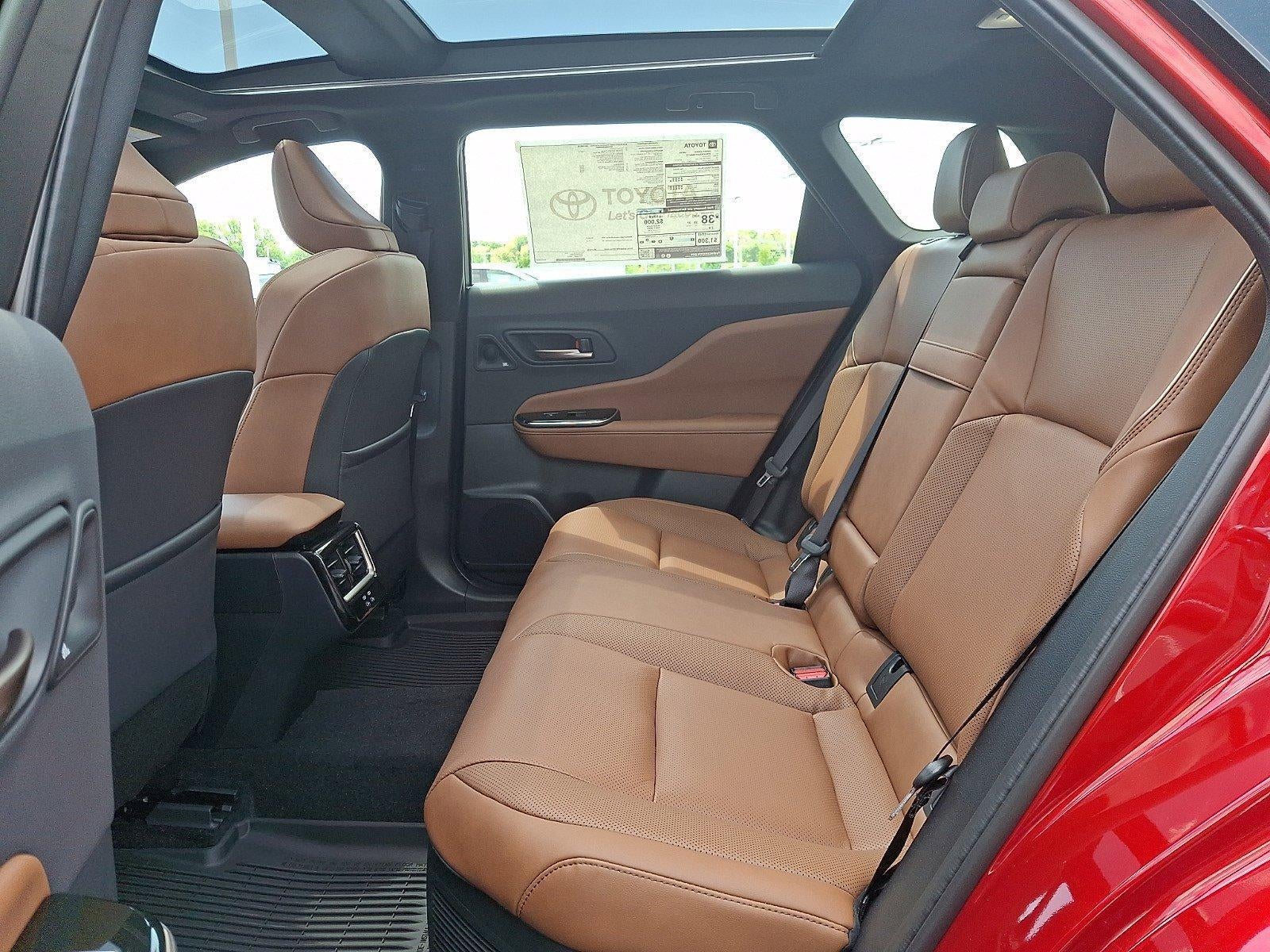 2026 Toyota Crown Signia XLE AWD (Natl)