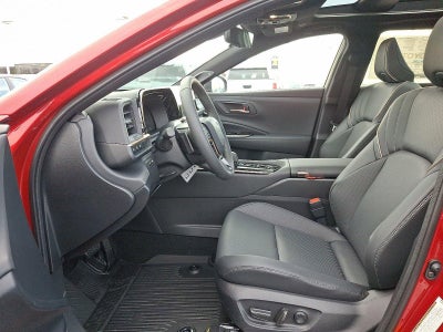 2025 Toyota Crown Signia XLE AWD (Natl)