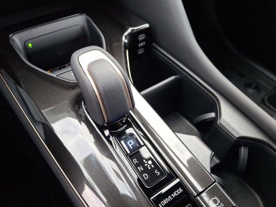 2025 Toyota Crown Signia XLE AWD (Natl)