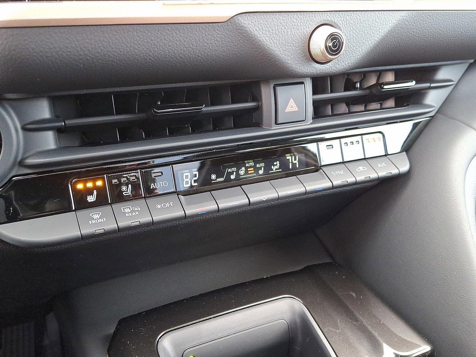 2025 Toyota Crown Signia XLE AWD (Natl)