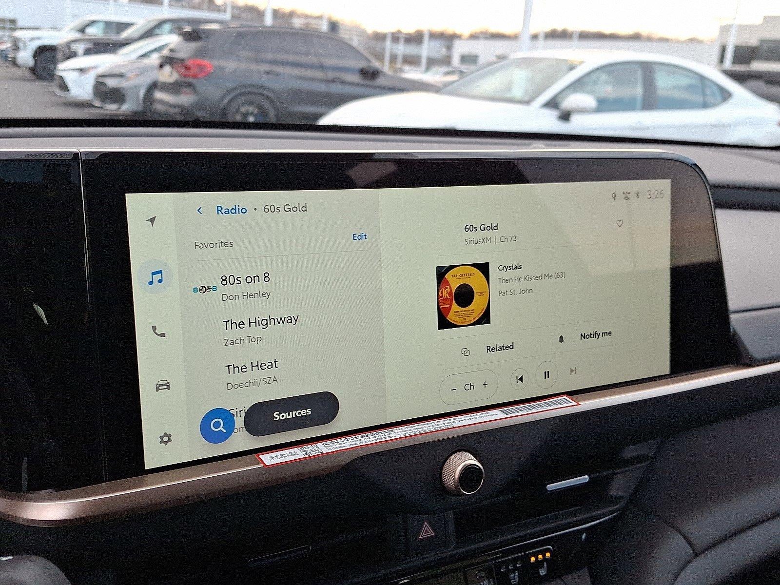 2025 Toyota Crown Signia XLE AWD (Natl)