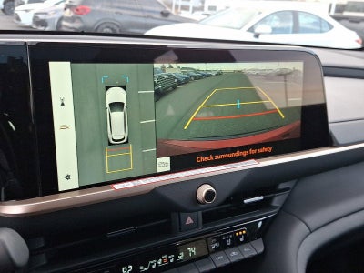 2025 Toyota Crown Signia XLE AWD (Natl)