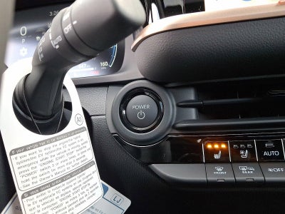 2025 Toyota Crown Signia XLE AWD (Natl)