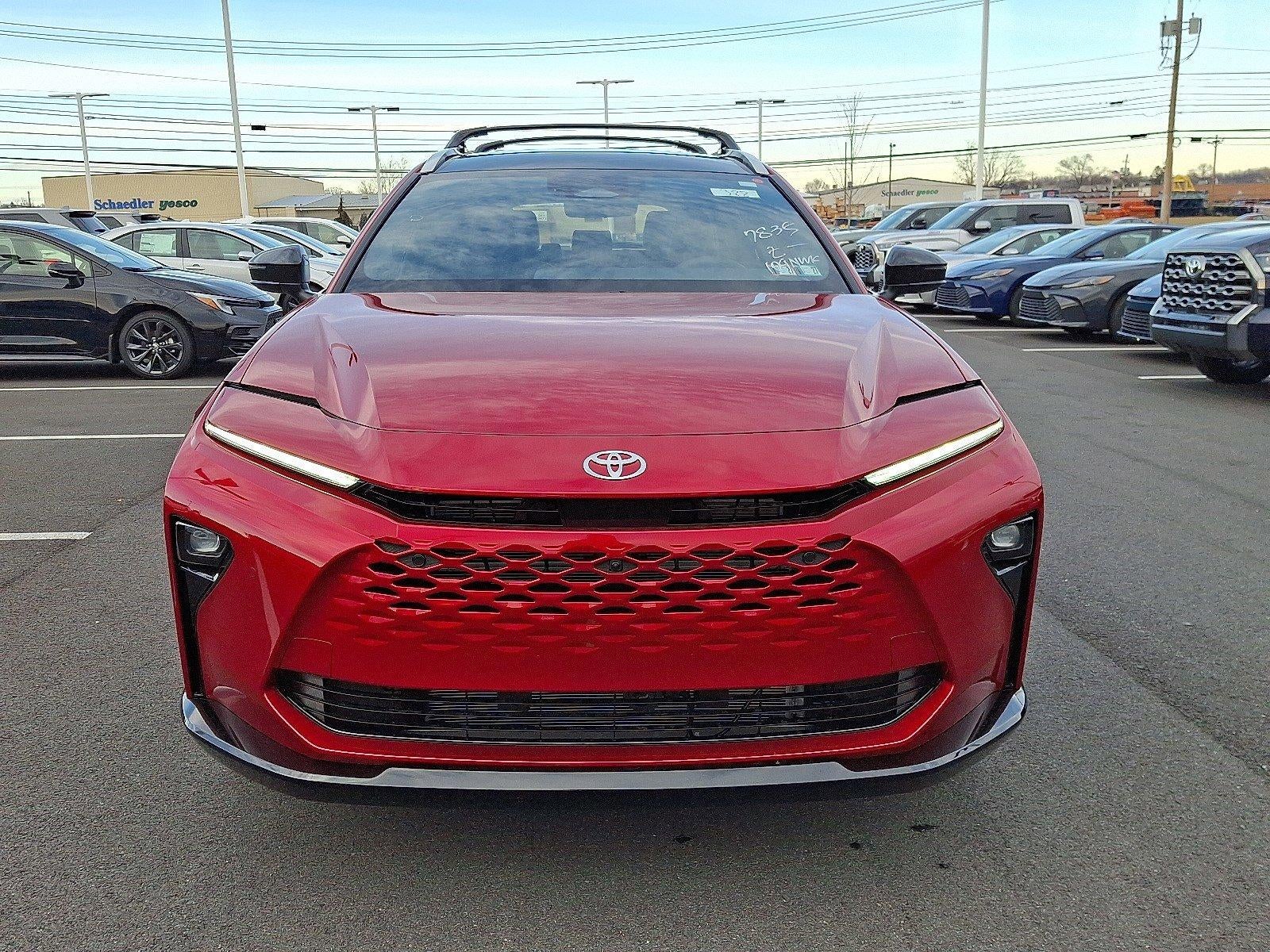 2025 Toyota Crown Signia XLE AWD (Natl)