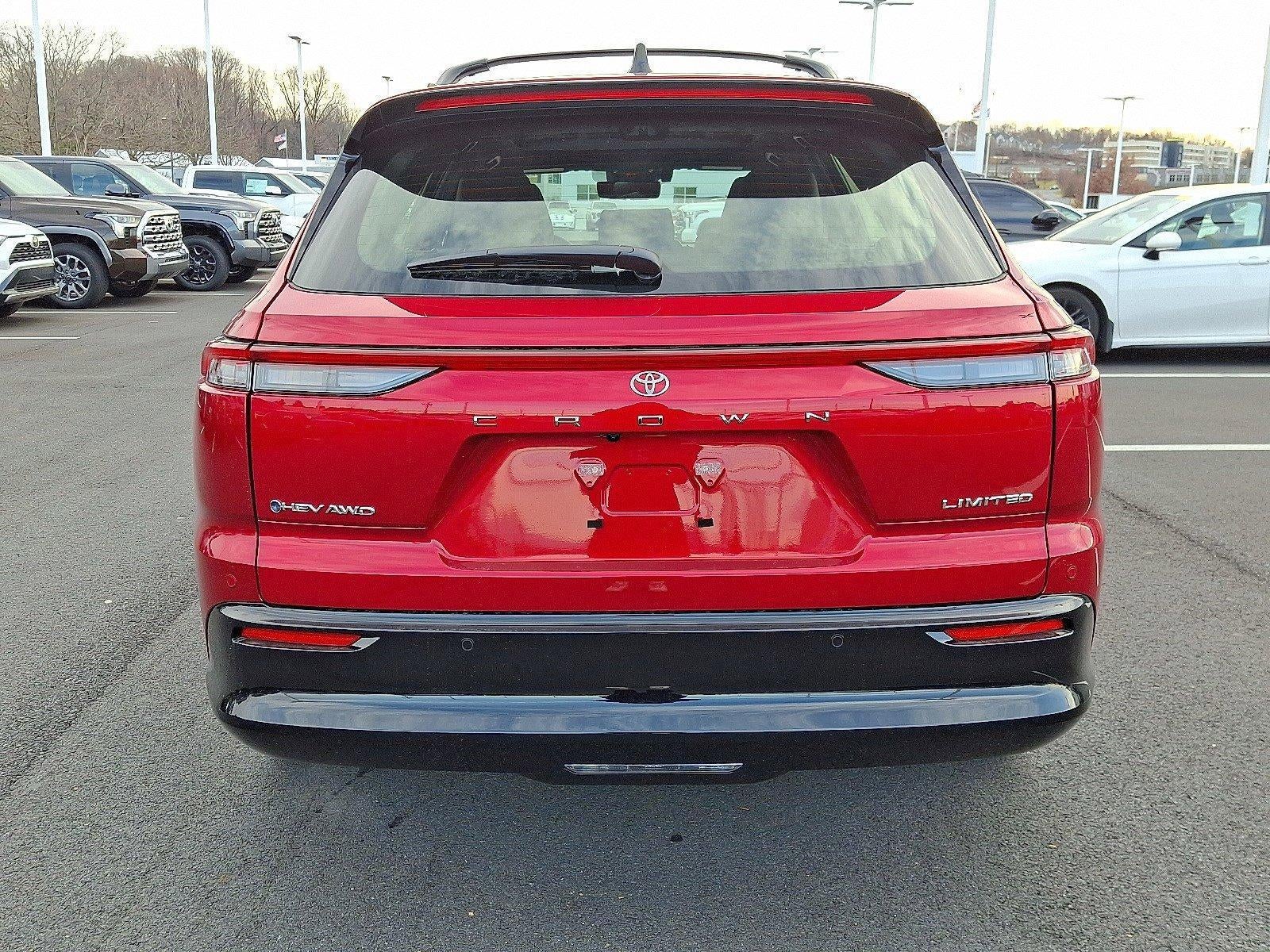 2025 Toyota Crown Signia XLE AWD (Natl)