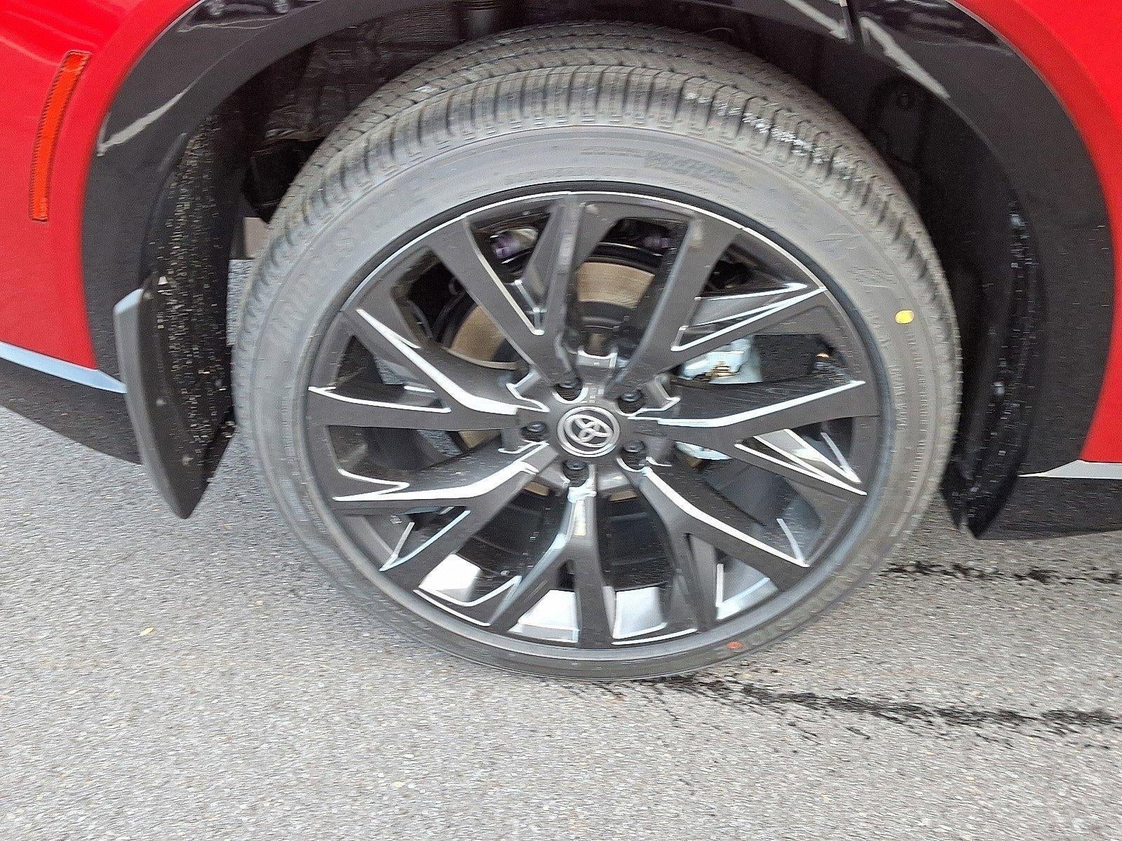 2025 Toyota Crown Signia XLE AWD (Natl)