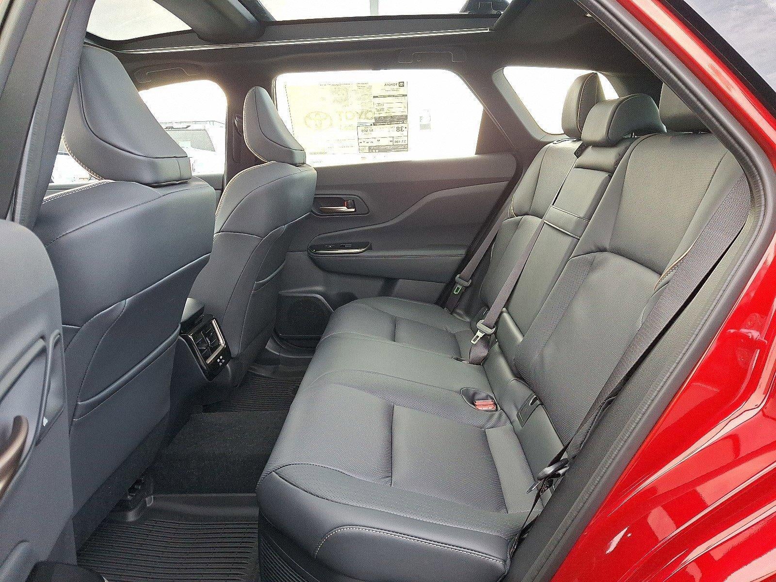 2025 Toyota Crown Signia XLE AWD (Natl)