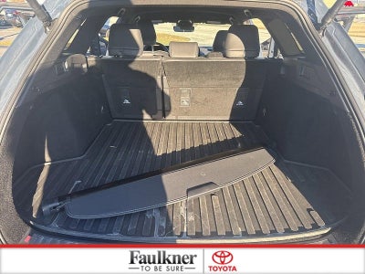 2025 Toyota Crown Signia XLE AWD (Natl)