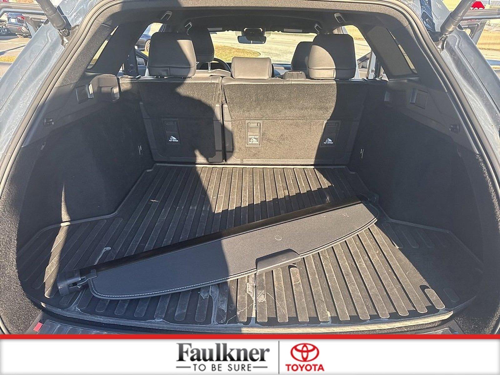 2025 Toyota Crown Signia XLE AWD (Natl)