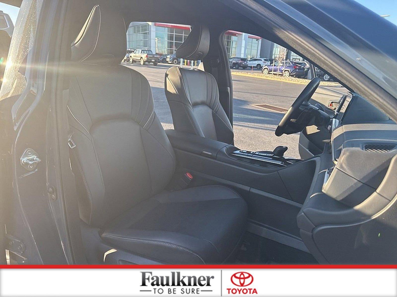 2025 Toyota Crown Signia XLE AWD (Natl)