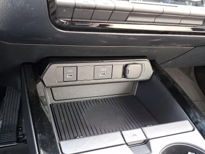 2026 Toyota Prius XLE (Natl)