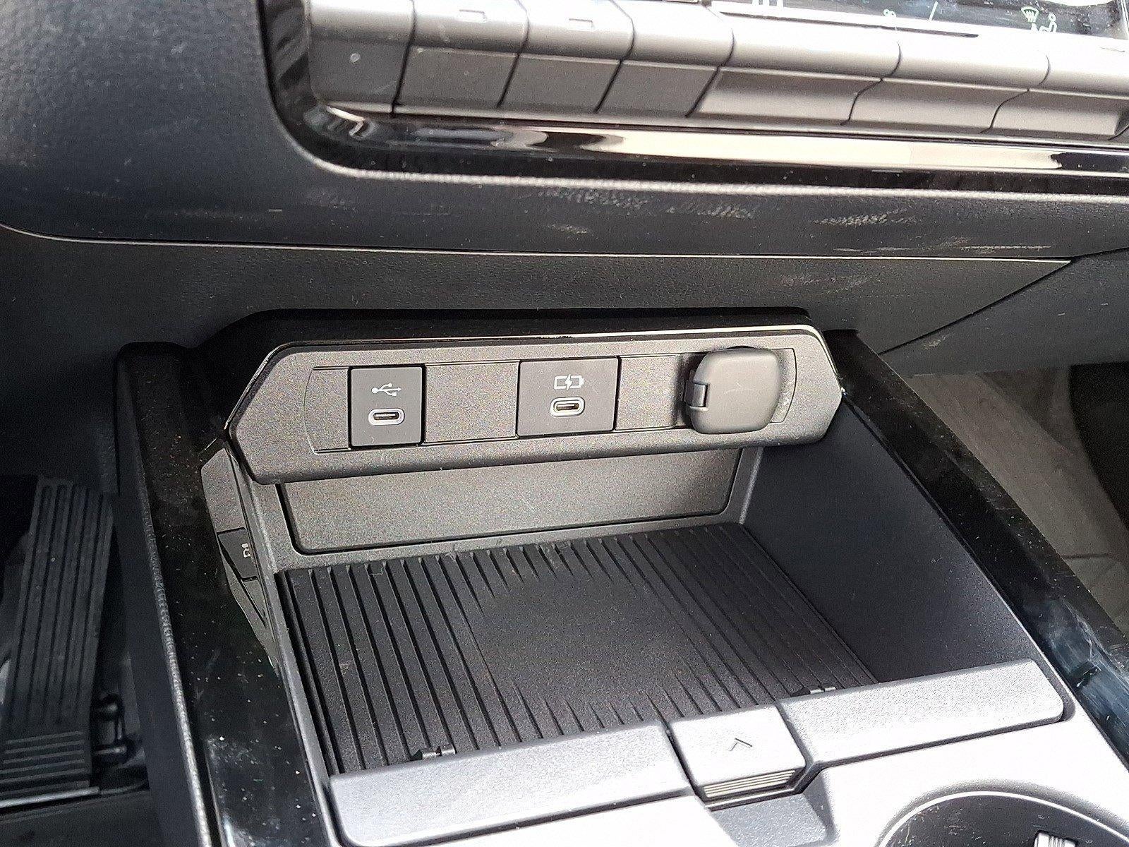 2026 Toyota Prius XLE (Natl)