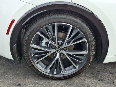 2026 Toyota Prius XLE (Natl)