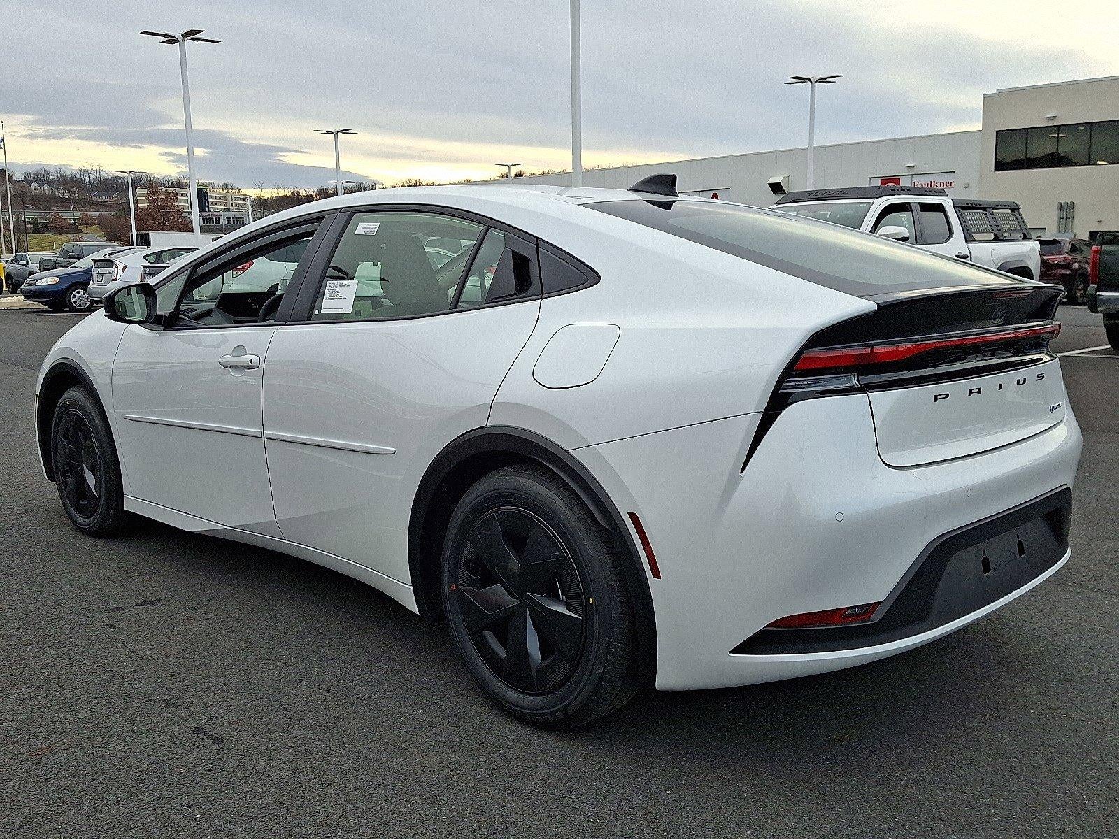 2026 Toyota Prius LE (Natl)