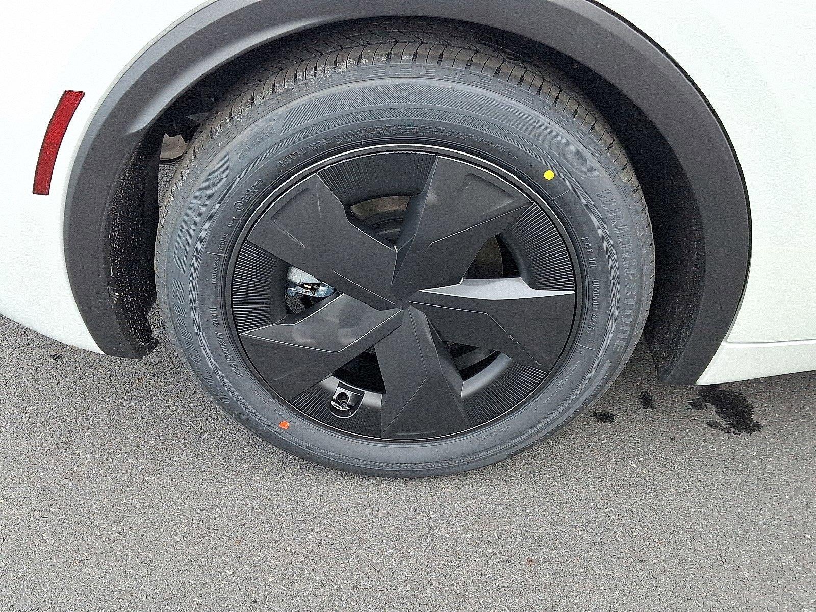 2026 Toyota Prius LE (Natl)