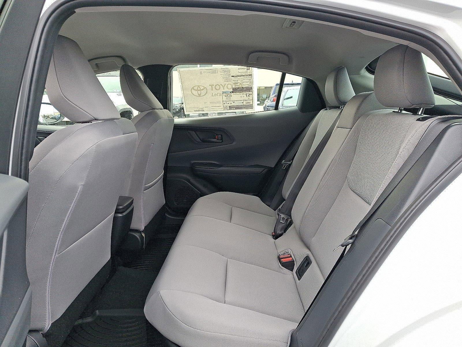 2026 Toyota Prius LE (Natl)