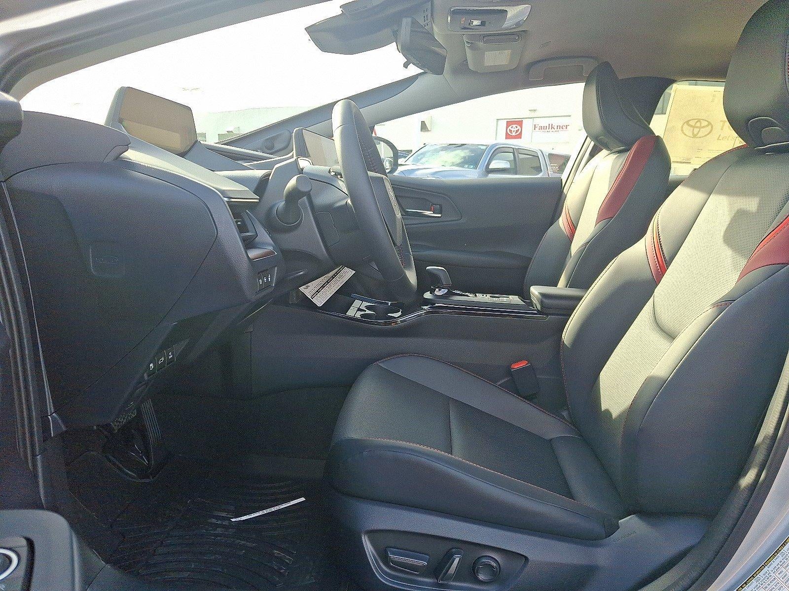 2026 Toyota Prius Plug-In Hybrid XSE Premium (Natl)