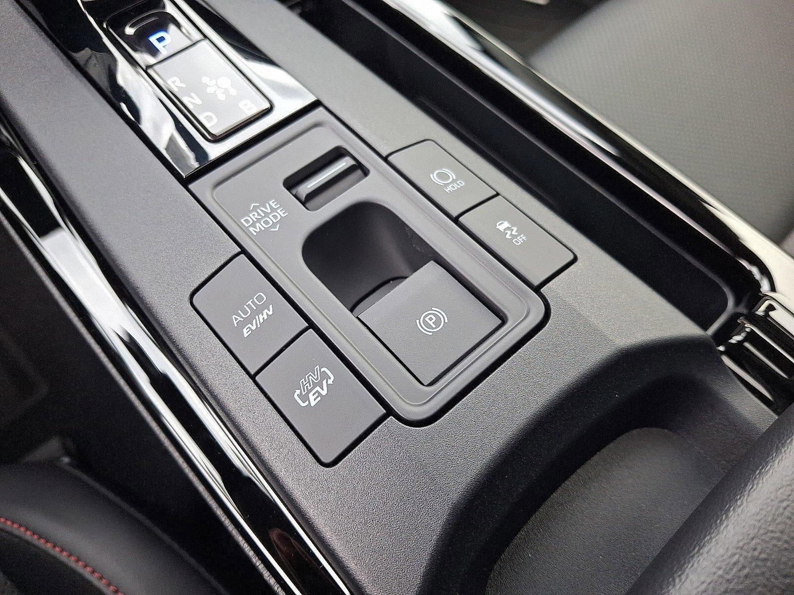 2026 Toyota Prius Plug-In Hybrid XSE (Natl)