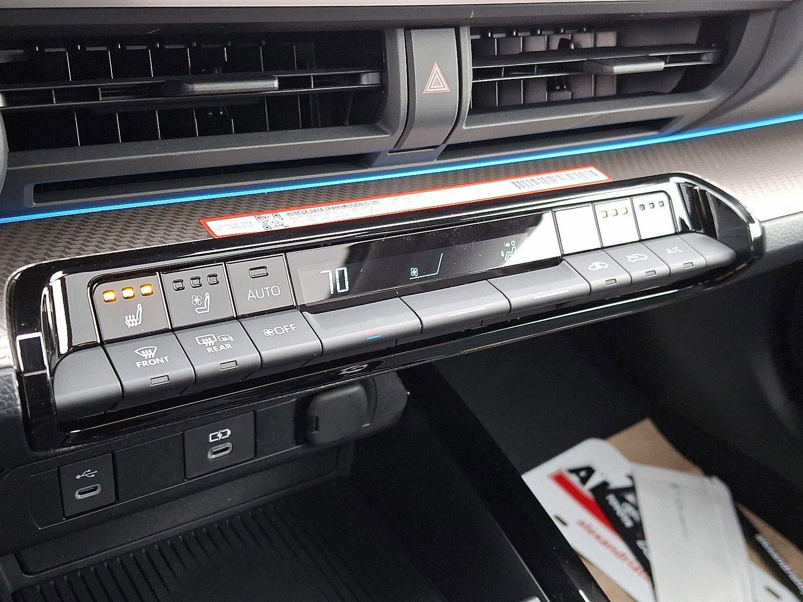 2026 Toyota Prius LE AWD (Natl)