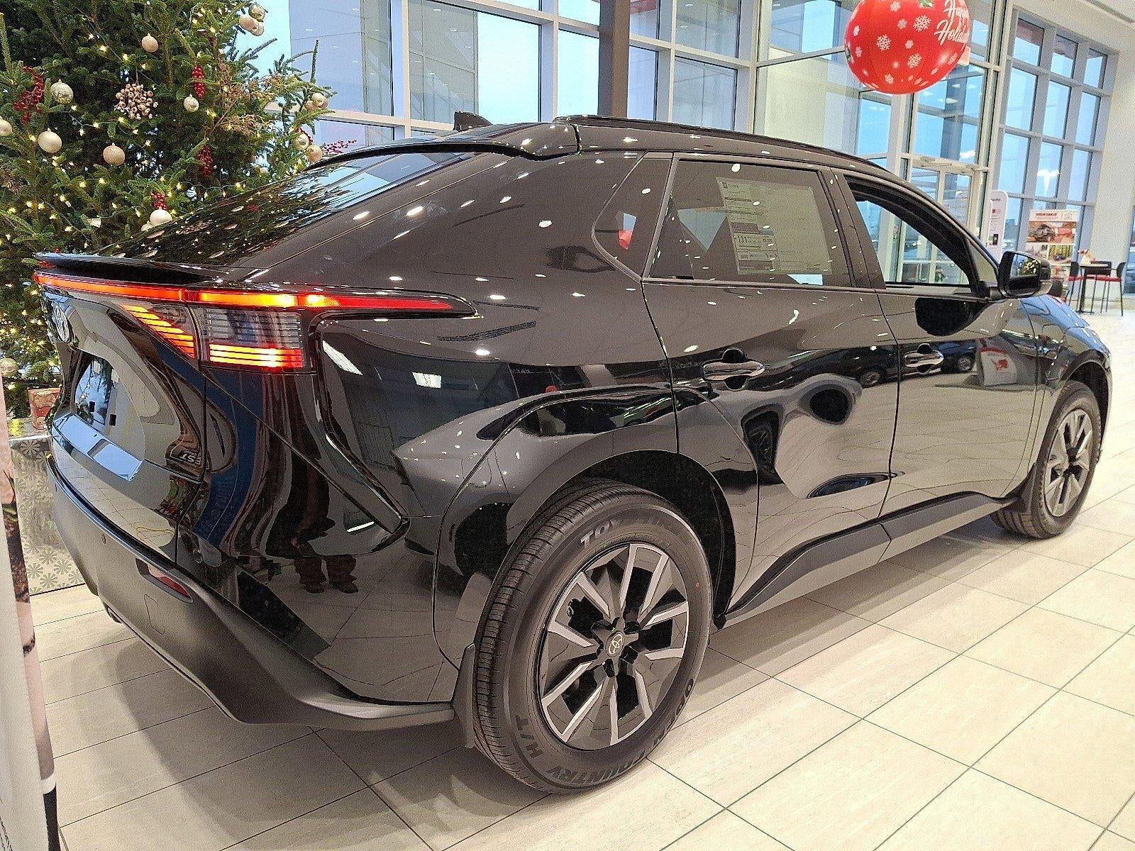 2026 Toyota bZ Limited FWD (Natl)