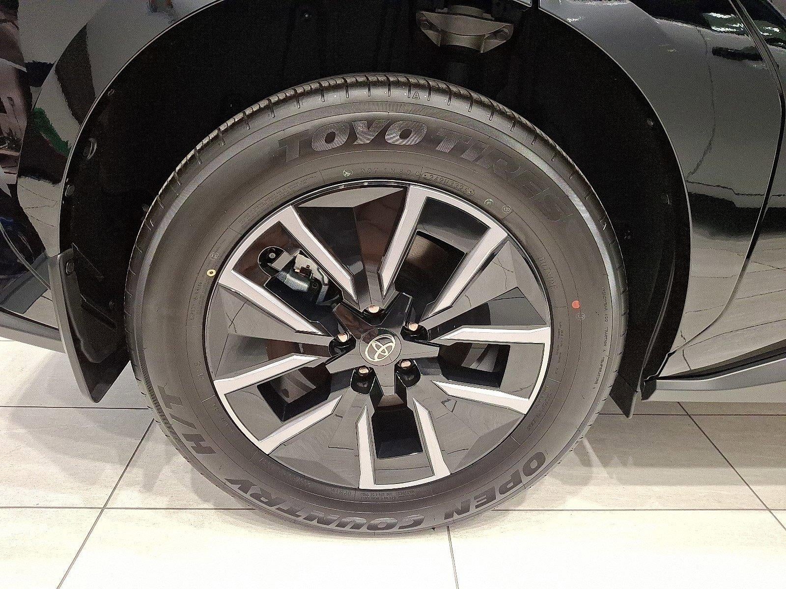 2026 Toyota bZ Limited FWD (Natl)