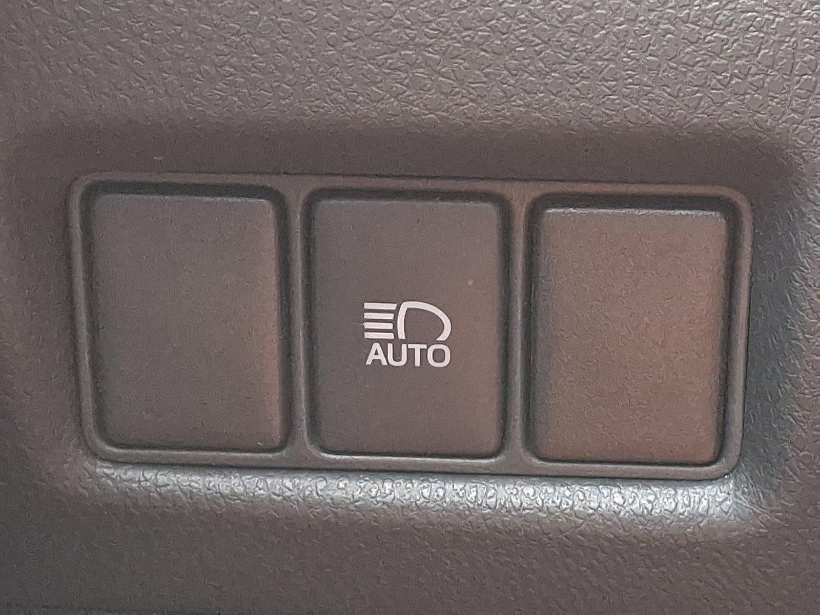 2021 Toyota C-HR XLE FWD (Natl)
