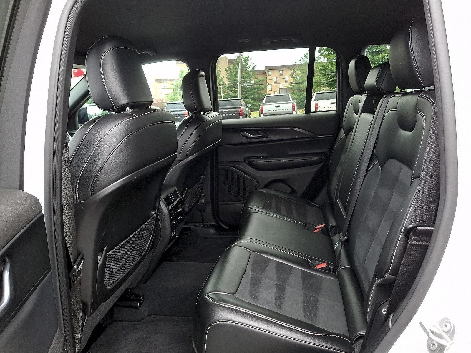 2025 Jeep Grand Cherokee Altitude 4x4
