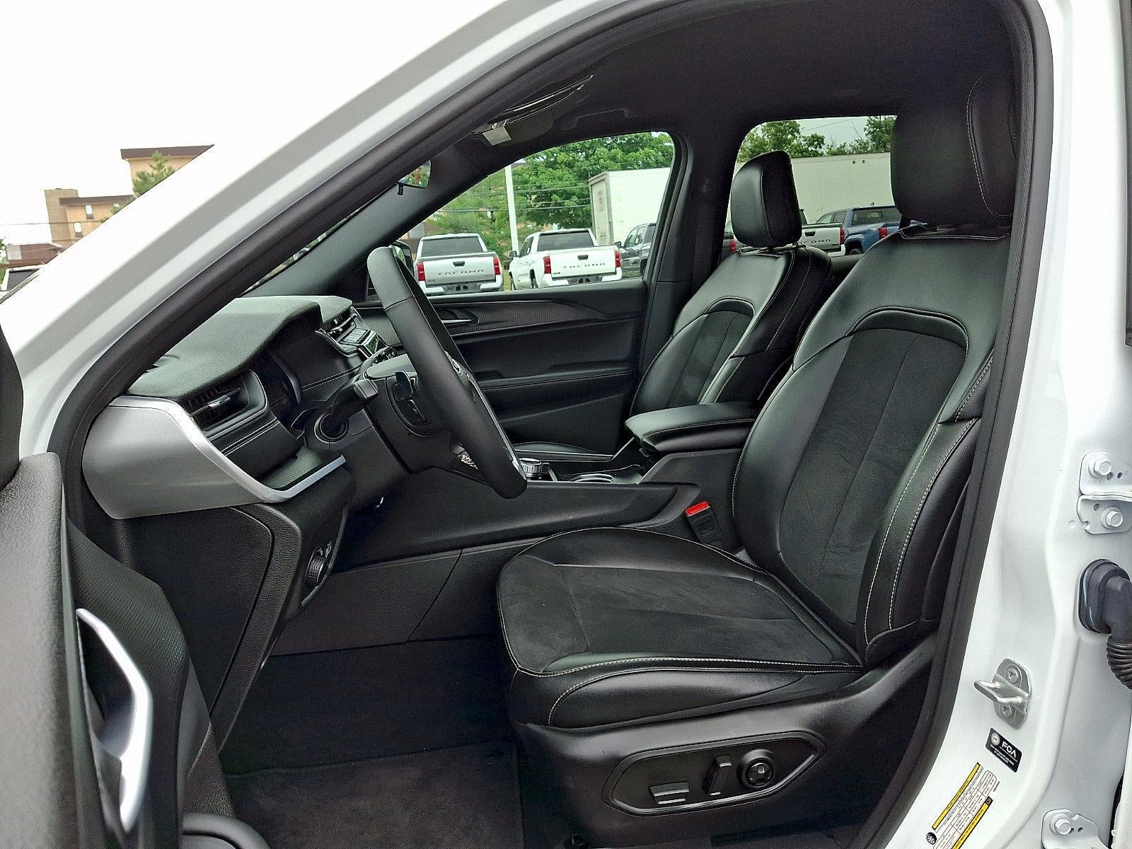 2025 Jeep Grand Cherokee Altitude 4x4