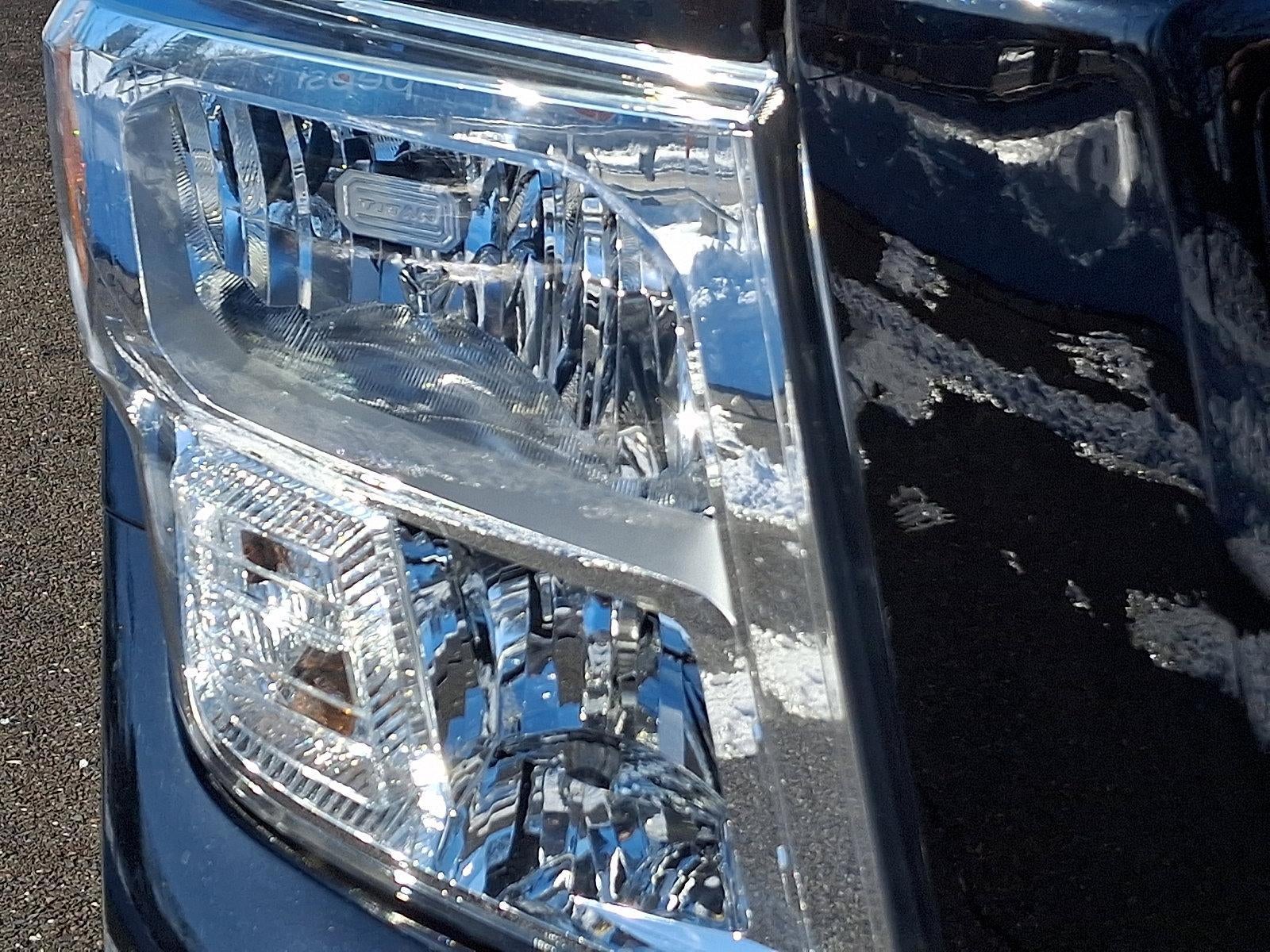 2021 Nissan Titan 4x4 Crew Cab SV