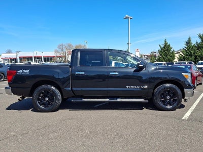 2019 Nissan Titan 4x4 Crew Cab SV