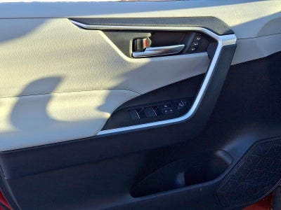 2025 Toyota RAV4 XLE Premium AWD (Natl)